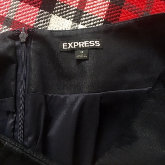 Express Skirt - Picture 2 of 5